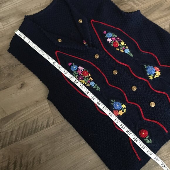 Hand Knit Cottagecore Wool Knit Floral Vest - Picture 14 of 14